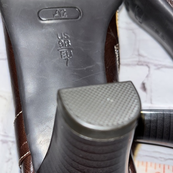 A2 by Aerosoles. Brown ankle boots. Women’s size 9 - Picture 10 of 14